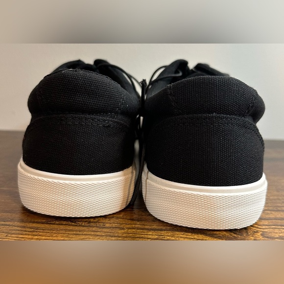 St John’s Bay Men’s SJB NORTHPORT Back Canvas Shoes NWT/box size 8.5 - Picture 2 of 5